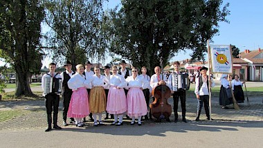 ZAVRŠIO SVEČANI MIMOHOD VINKOVAČKIH JESENI