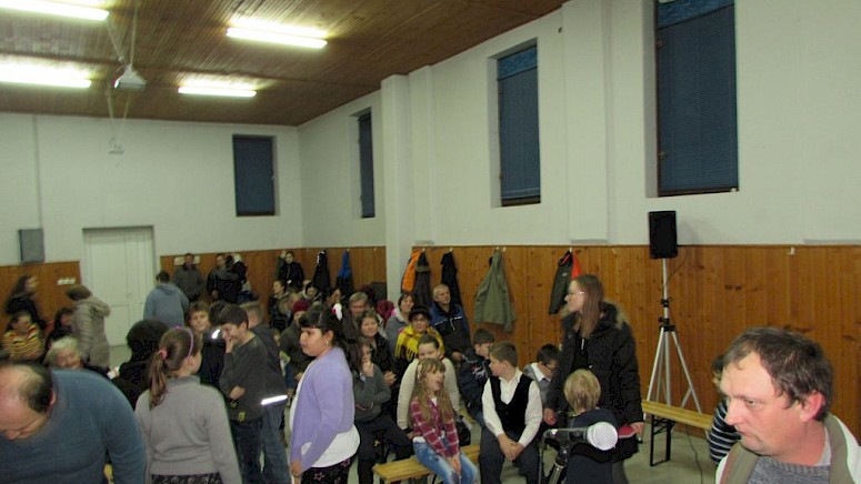 ODRŽAO SE BOŽIĆNI PROGRAM NA DAR PETROVČANIMA