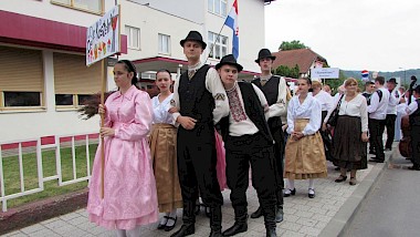 KUD OSIF KOSTELNIK VUKOVAR I KUD JOAKIM HARDI PETROVCI NA 30. SUSRETIMA FOLKLORA U MARIJI BISTRICI