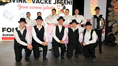 KUD JOAKIM HARDI PETROVCI NA OTVORENJU FOLKLORNIH VEČERI – ŽUPANIJSKA SMOTRA FOLKLORA VSŽ 60. VINKOVAČKE JESENI